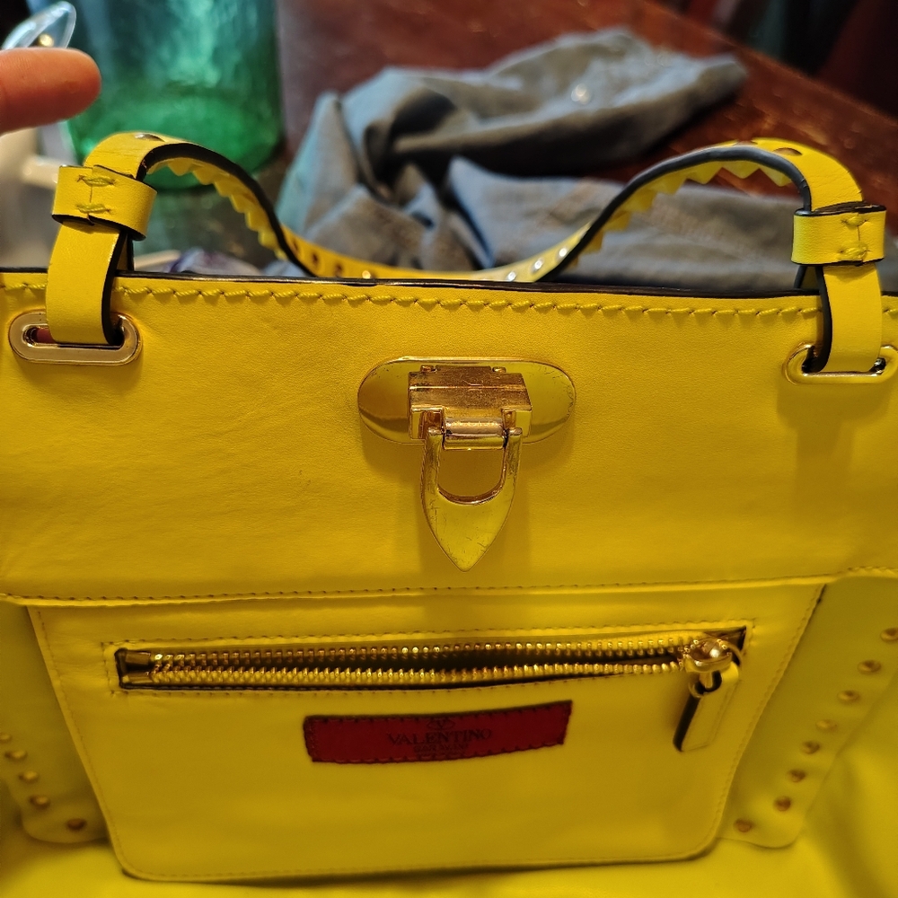 Valentino Garavani Rockstud All Leather Camouflage Bag. - Picture 9 of 14